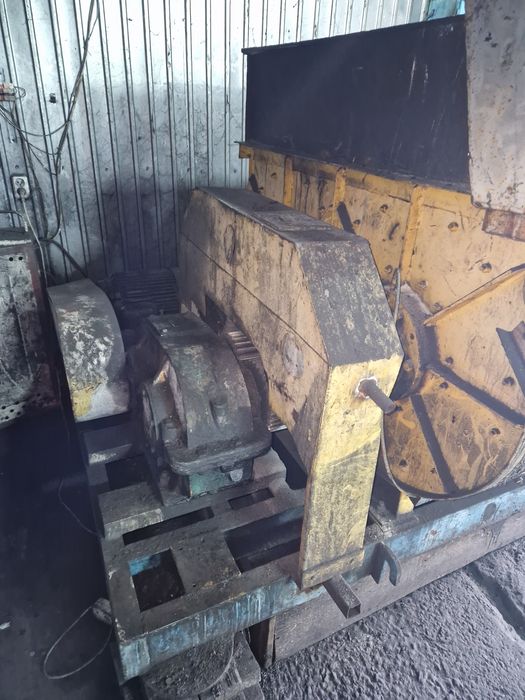 Бетоносмеситель, бетономешалка.