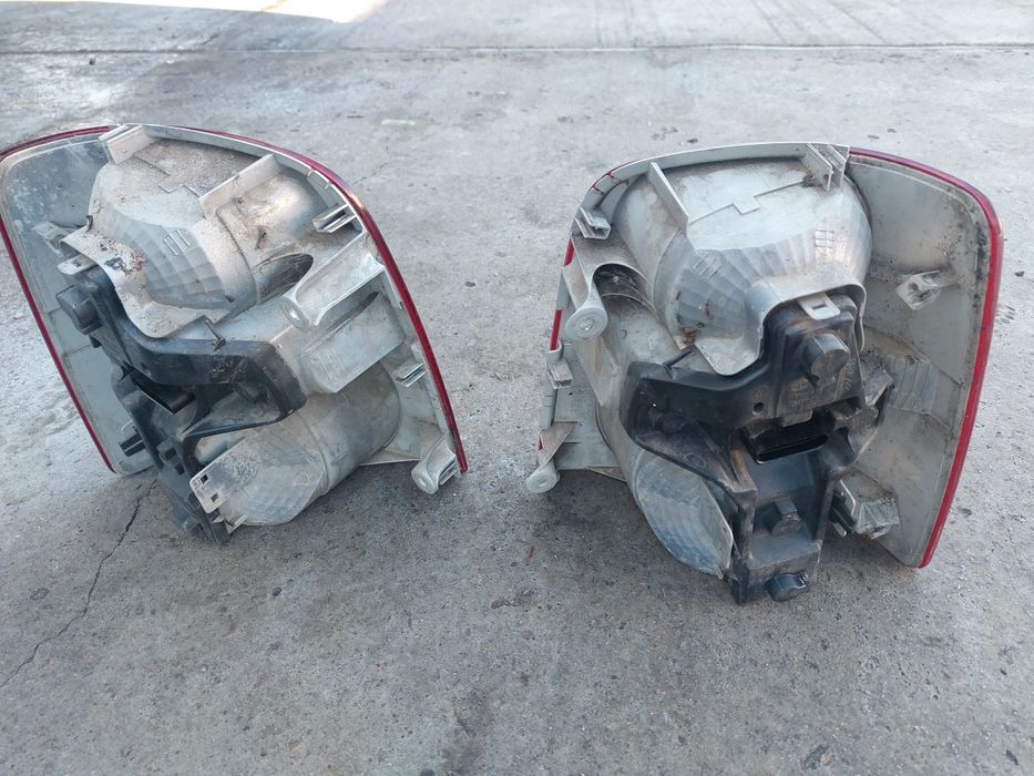 Set stopuri Volkswagen Touran 1T2 Facelift model 2006-2010 originale