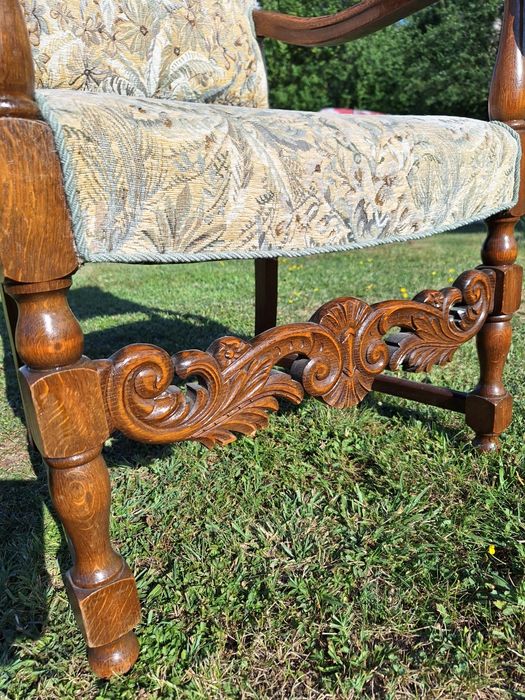 Винтидж кресло,  стол с богата дърворезба