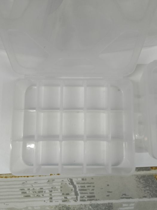 Продам контейнеры с ячейками