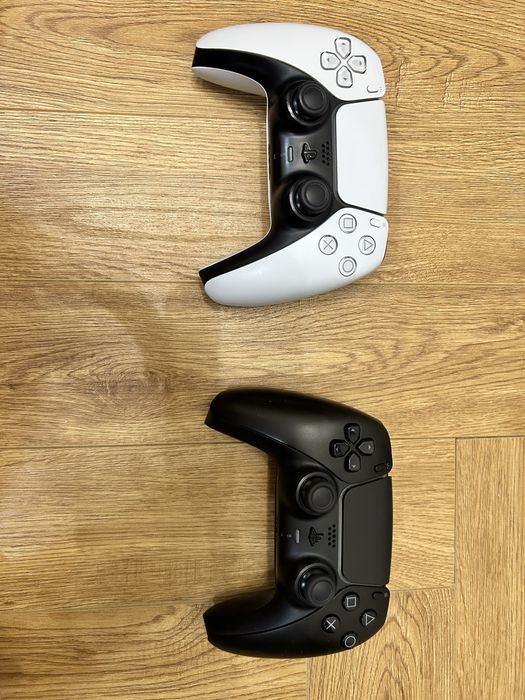 PlayStation 5 Disc Edition + 2 геймпада + Док-станция + Диск