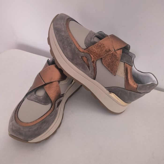 Крассовки  женские