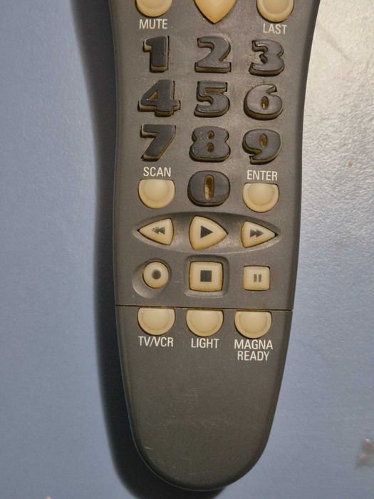 Ocazie ! Telecomanda universală Magnavox R 70224