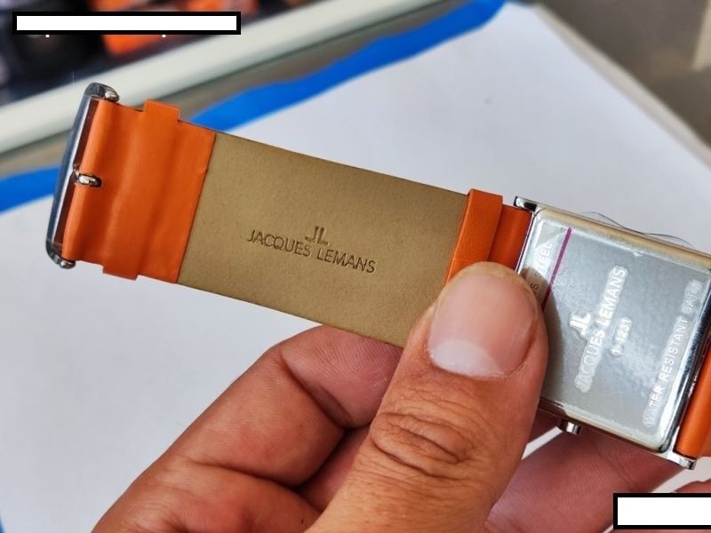 НОВ Дамски часовник кварц jacques lemans 1-1231