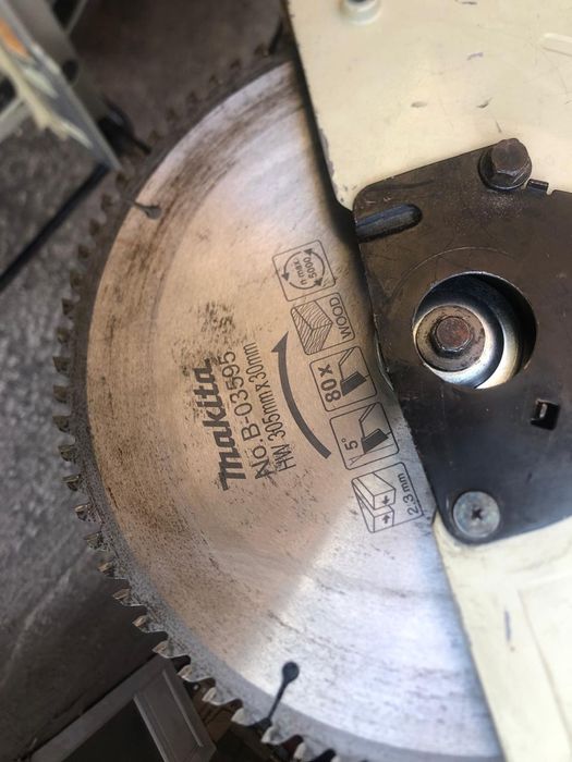 Торцовка углорез Макита Makita LS1214