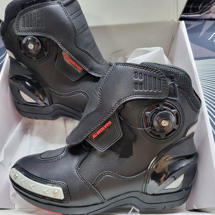 Pantofi rotary lacing system marime 42.