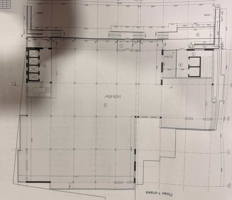 Сдаётся коммерческое помещение 1.500 м² на улице Шота Руставели
