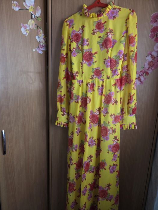 Көйлек сатылады.