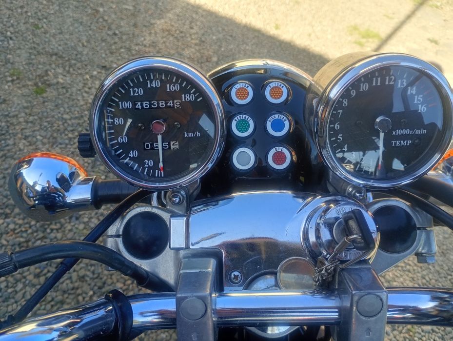 Vând Kawasaki Eliminator 250