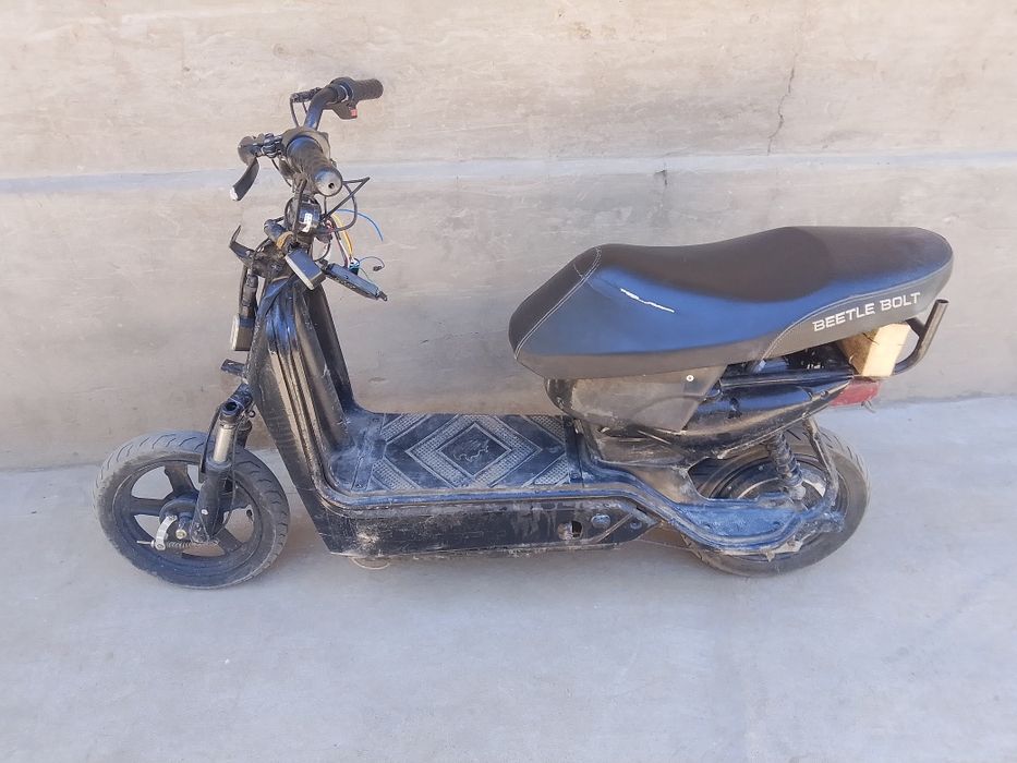 Продам скутер 15000