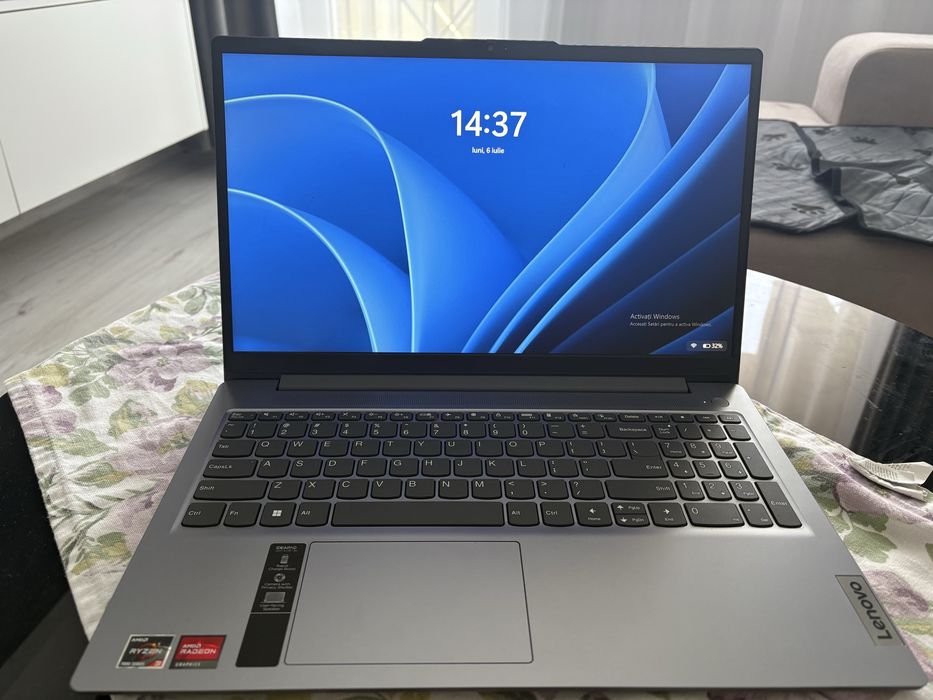 Leptop Lenevo IdeeaPad Slim3