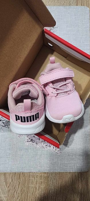 Vând adidași Puma Nr 19, roz