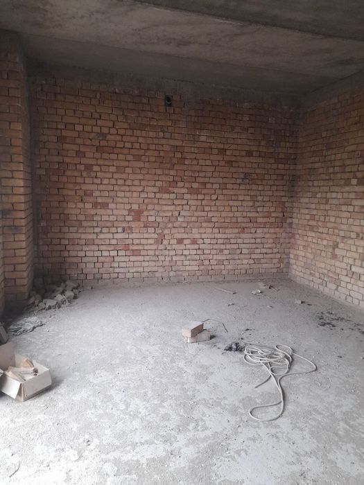 Yangi qurilgan uchaska arendaga (sklad)