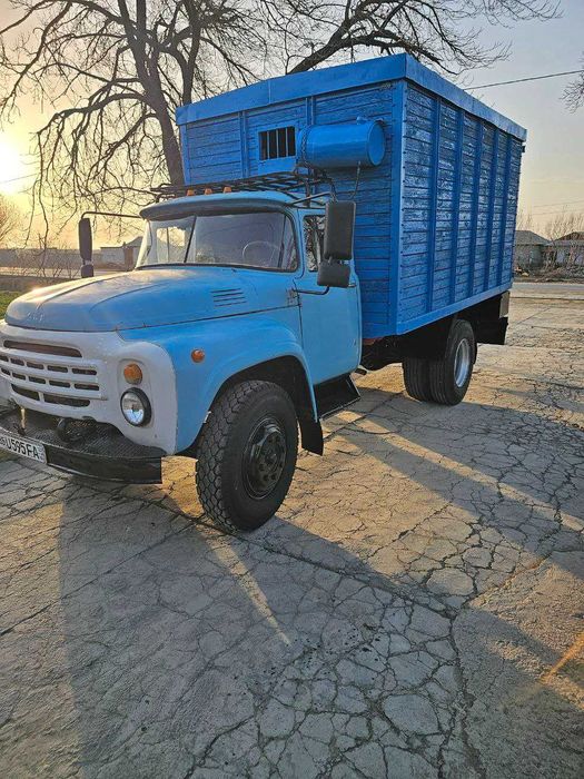 Srochna ZIL sotiladi yil 1986