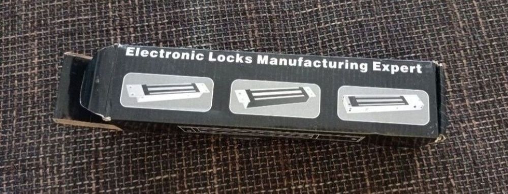 Încuietoare electromagnetică EM-350S

Dimensiune blocare	250Lx50Wx26H