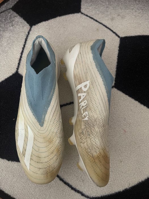 Ghete fotbal adidas predator pro