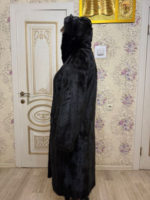 Продам шубу норковую