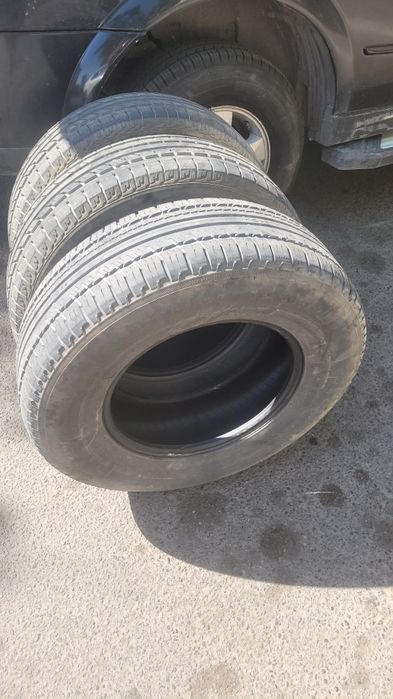 Продам 3 шины в отличном состоянии