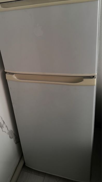 Продам мини холодильник