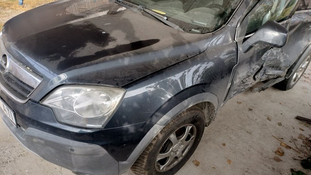 Vând Opel Antara lovită
