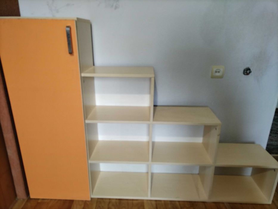 шкаф и полка для книг