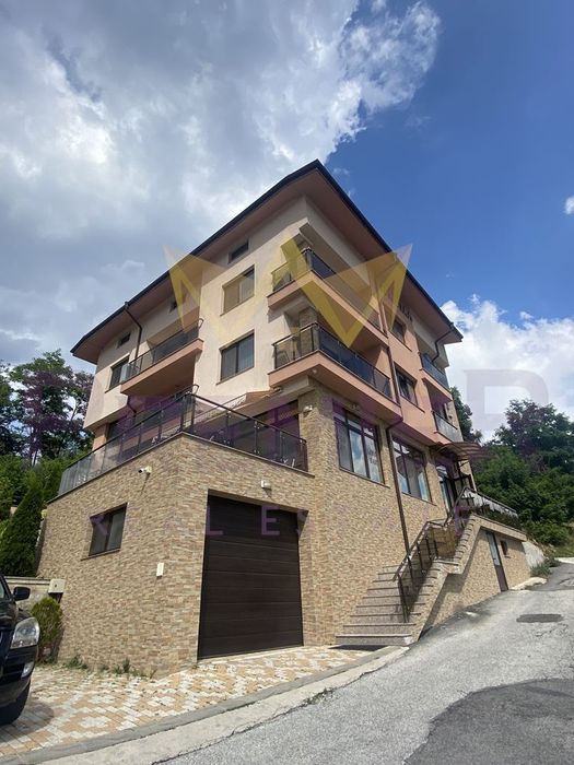 Продава се Хотел в Доспат - 780 кв.м за 641 €/кв.м - Снимка #1