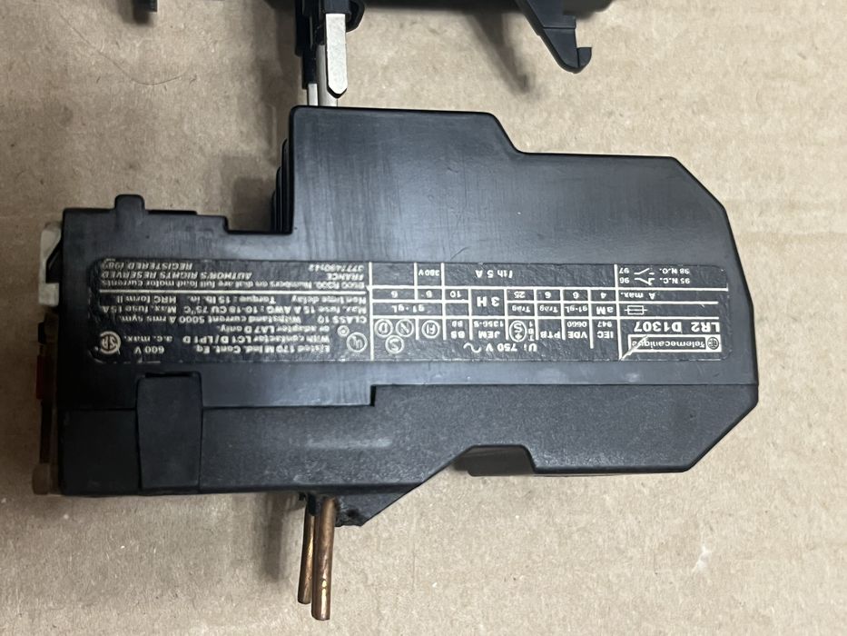Contactoare industriale ABB și Telemecanique cu relee termice originale – Lot 2 bucăți