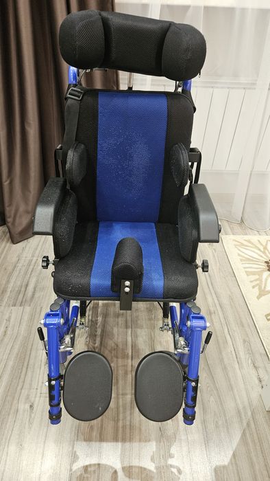 Продам  продам детское инвалидное кресло-коляску