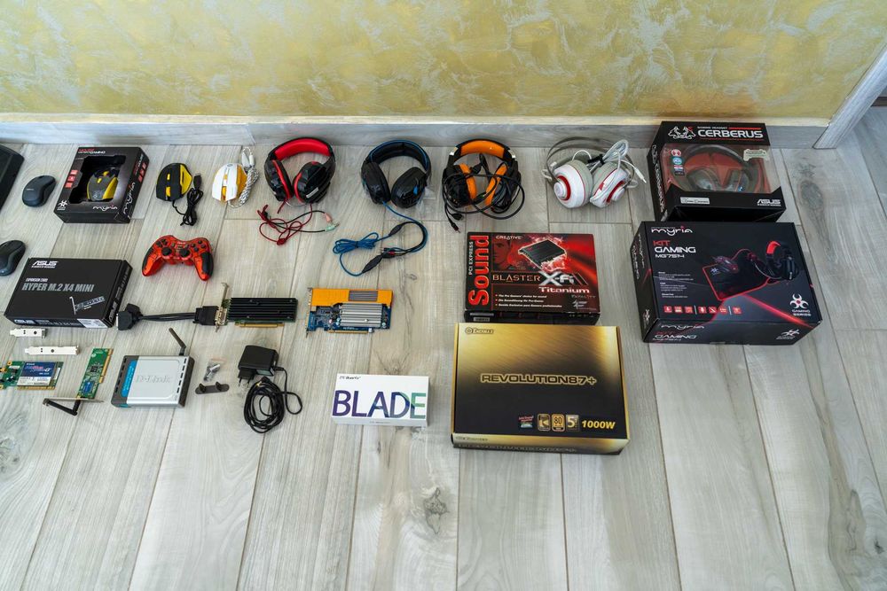 Tastaturi, mouse, casti, placi video, surse, M2 expansion, acces point