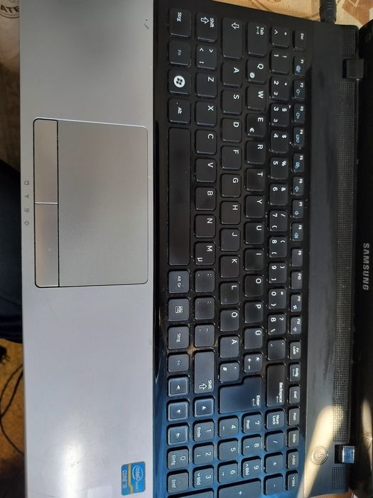 Лаптоп Samsung , работещ