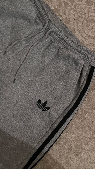 Серый Adidas трико сатылады