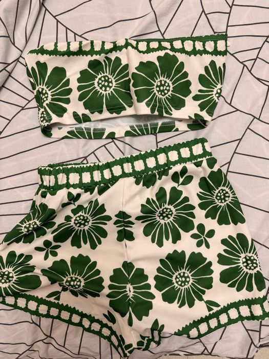 Комплект от две части