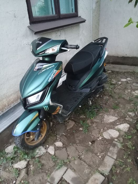 Скутер М8 новыи 300км