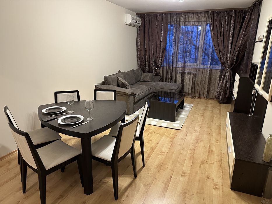 Дава се под наем Двустаен апартамент в София, Център - 60 кв.м за 663 € - Снимка #1