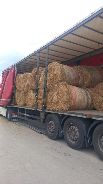 Baloti lucerna sau fan Livrare la TIR min 40 rotunzi sau 500 dreptunghiulari Transport inclus RO UE. NU livram la bucata