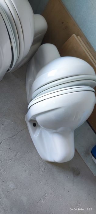 Продавам 6 броя тоалетни чинии Ideal Standart