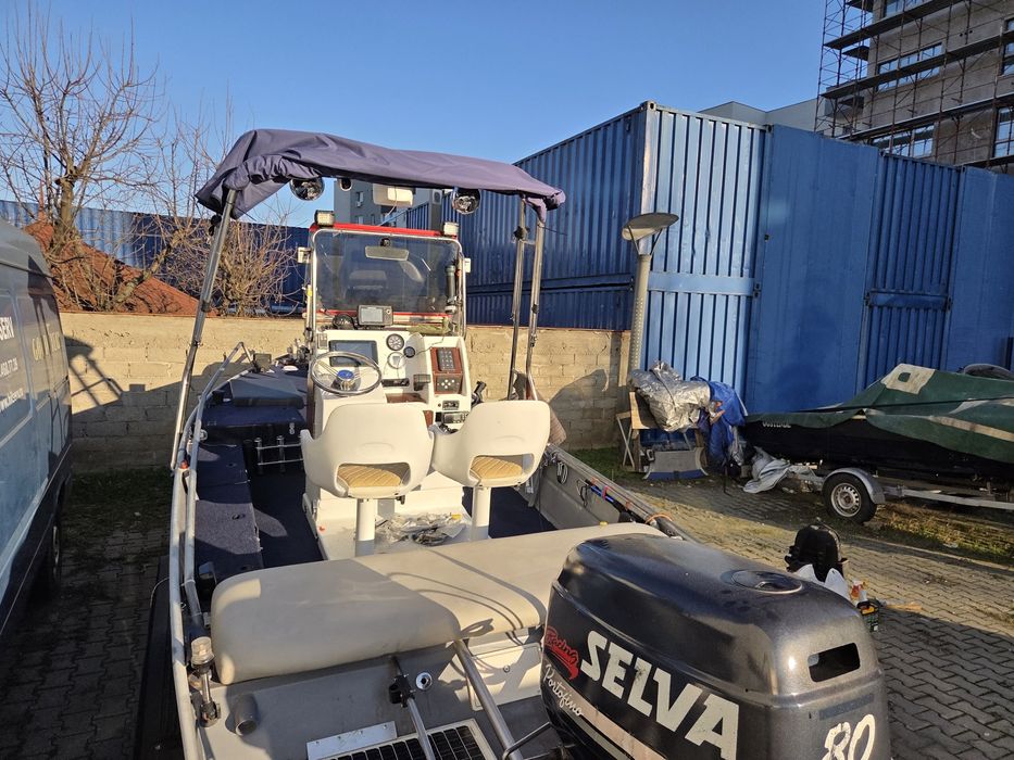 Barca aluminiu de vanzare.  Rog cititi toate detaliile.