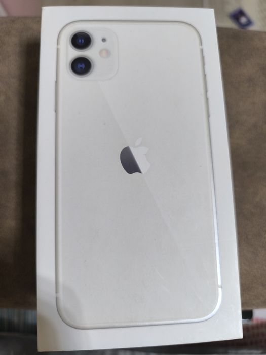 Продам айфон 11 на 64 Гб.