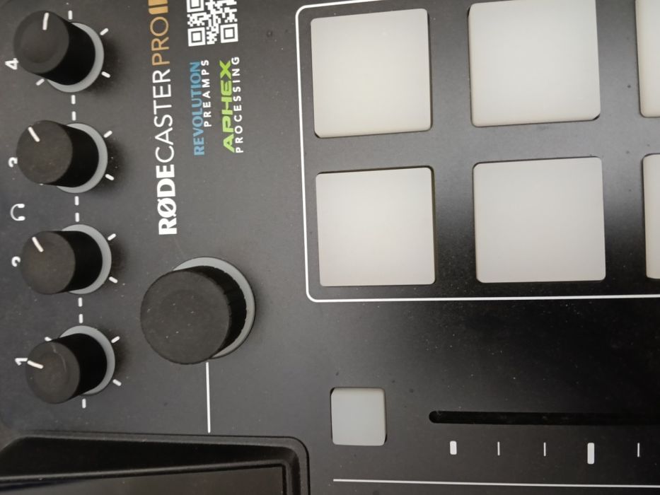 Rodecaster pro 2 podmic streaming podcast kit