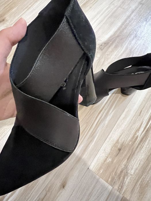 Натуральные замшевые туфли