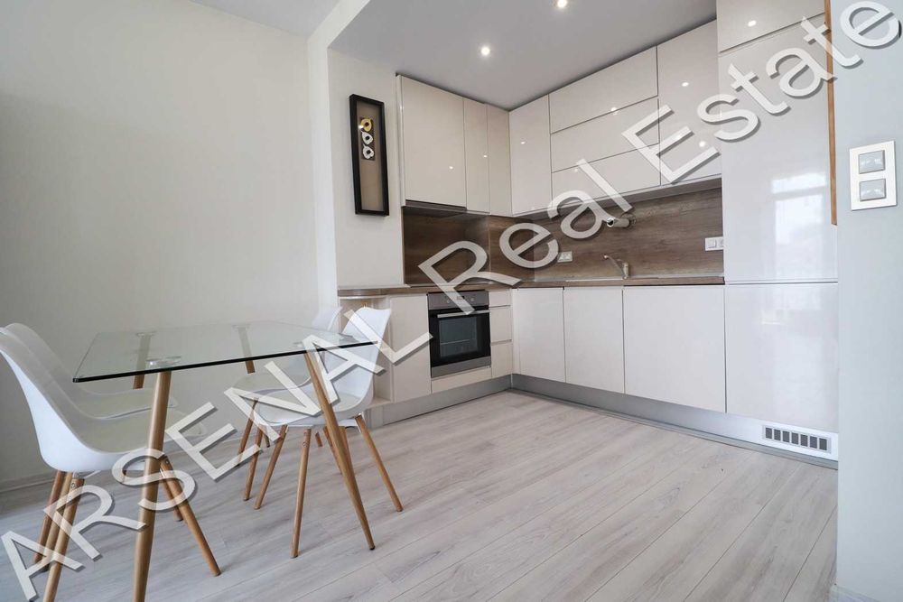 Дава се под наем Тристаен апартамент в София, Лозенец - 112 кв.м за 797.64 € - Снимка #1