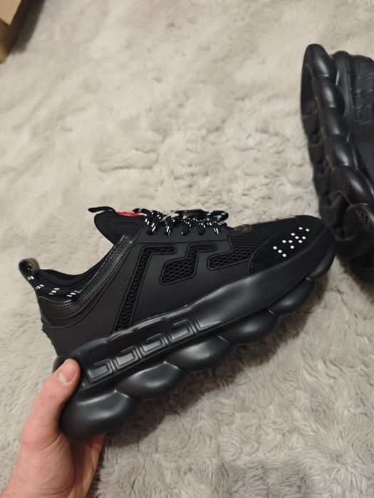 Versace chain reaction