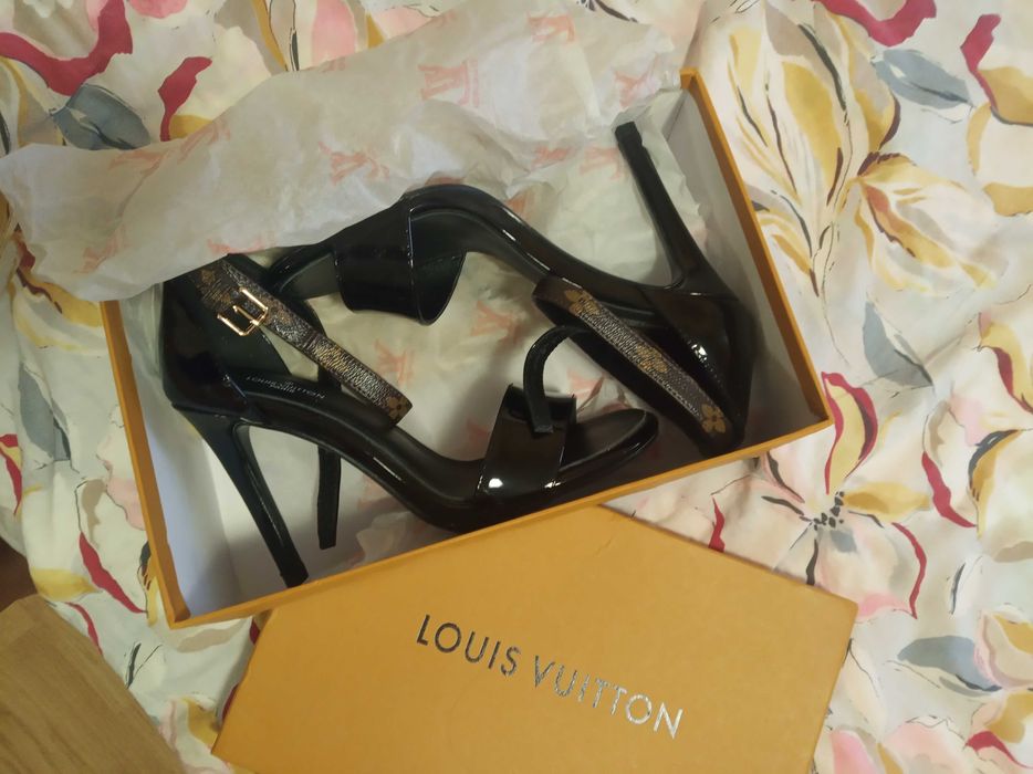 Уникални  Сандали LV