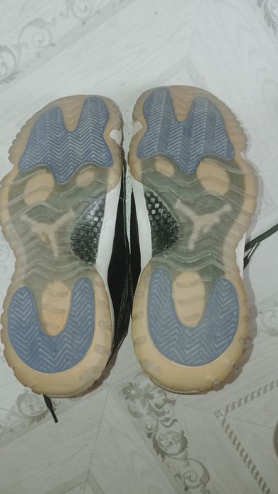 Air Jordan 11 "Space Jam"