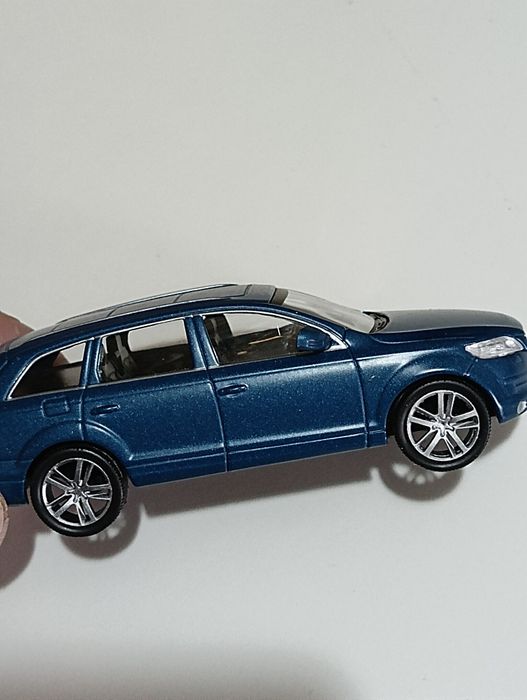 Модель Ауди Q7  1/43