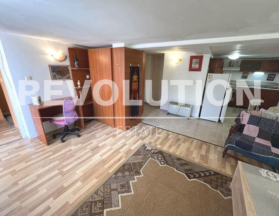 Тристаен апартамент в района на м-т Траката!