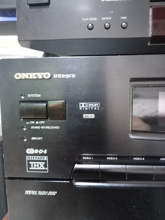 Onkyo -Integra TX DS939
