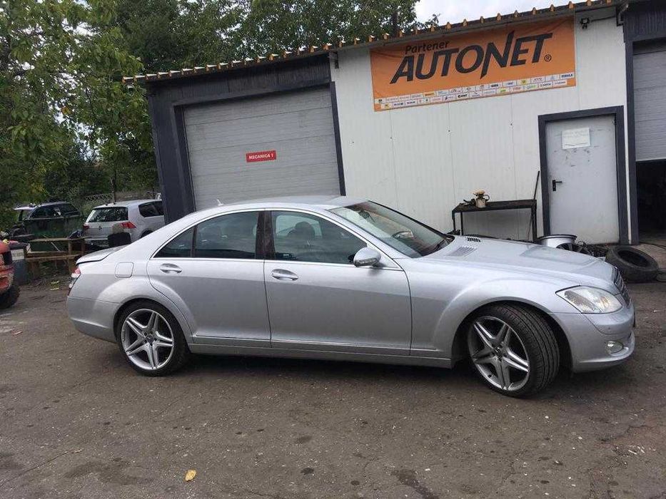 Dezmembrez Mercedes S Class 320 3.0 D an 2006
