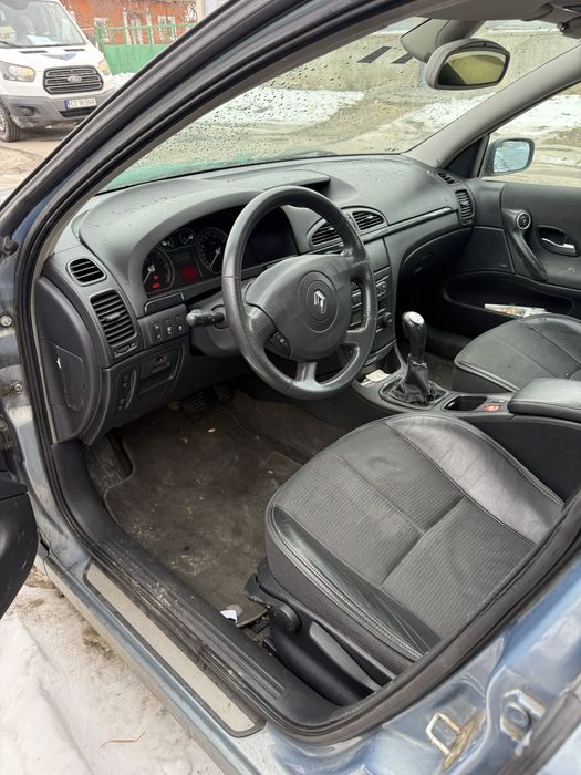 Renault Laguna motor 2l benzina. Inmatriculata in Romania in anul 2026