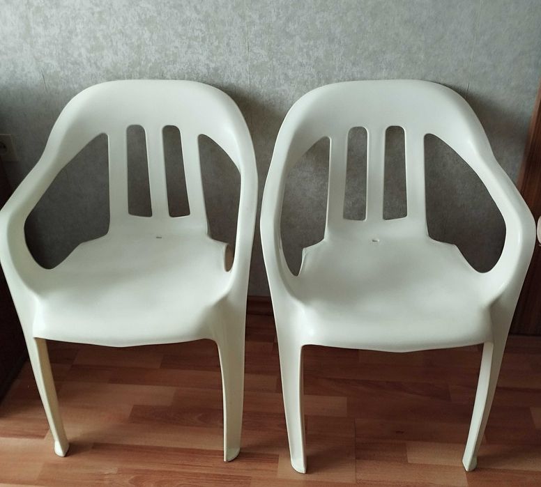 Стулья "Совпластитал" продаются